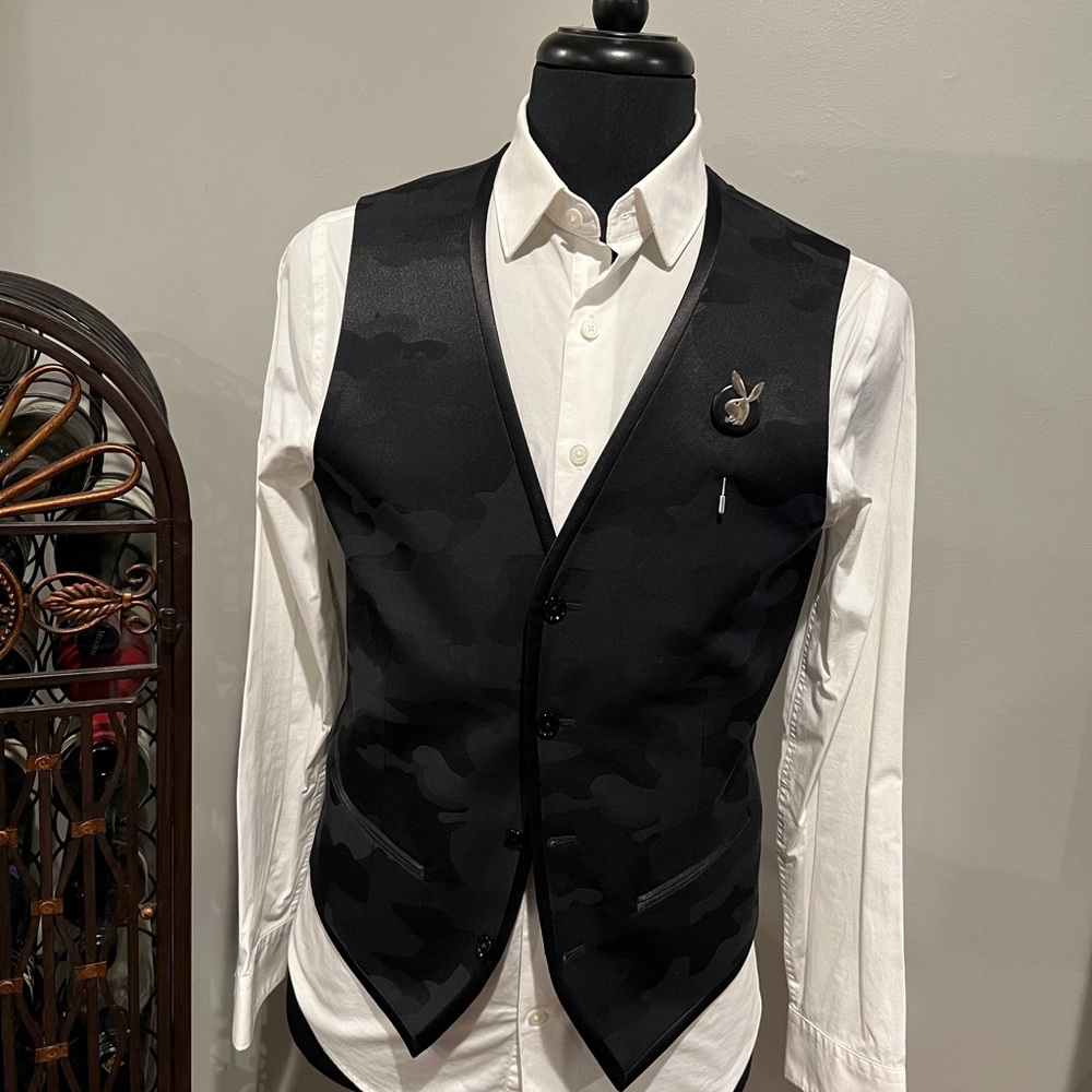 Express Slim Black Camo Vest